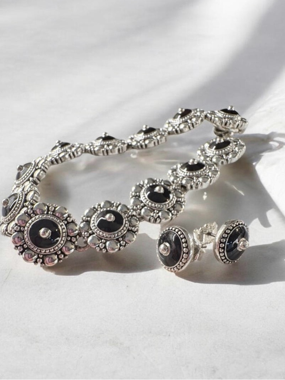 Avon Black Medallion Magnetic Bracelet Earrings Set Silver Tone Y2K NIB